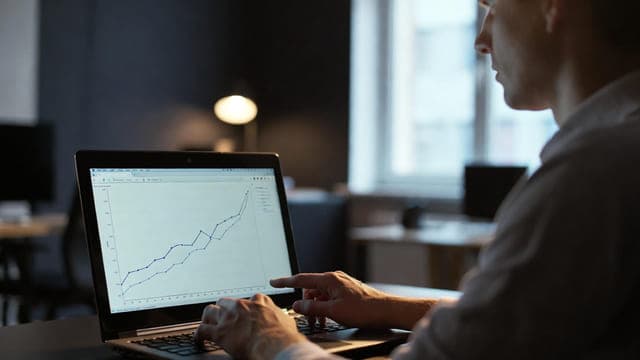Tracking affiliate program sales growth performance digital products
