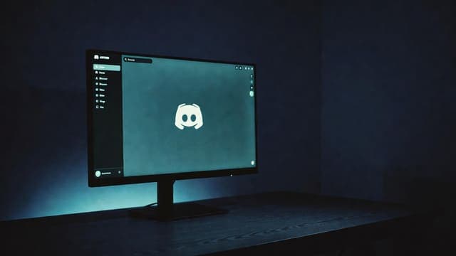 Digital product checkout link via Discord and Telegram community